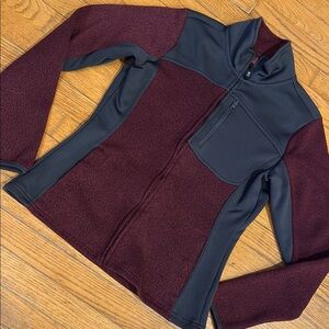 💗❄️BURGUNDY ZIP FRONT JACKET - GREAT FOR LAYERING - WOMANS MEDIUM❄️💗